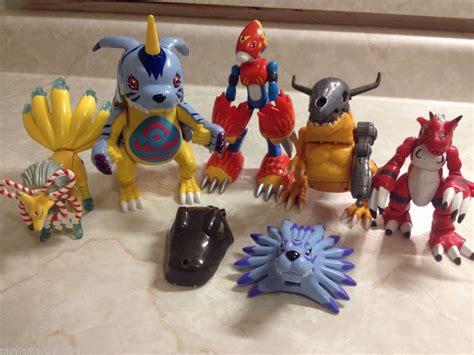 Digimon Digivolving Figure Toy Greymon, Gabumon, Flamedramon, Krubimon ...