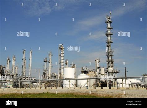 Oil Refinery Plant Stock Photo - Alamy