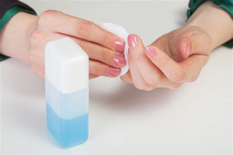 What’s the Best Type of Nail Polish Remover?Beauty Junkees