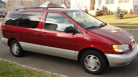 2000 Toyota Sienna XLE - Home