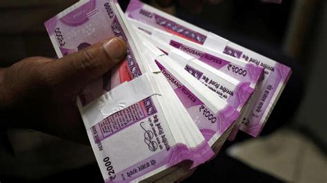 'Rupee to depreciate to 77.5 vs dollar by Mar 2023 on widening CAD, Fed ...