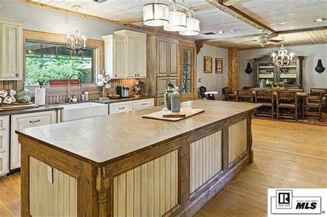 "Duck Dynasty" star, Jep Robertson lists his 1.5 acre Louisiana home