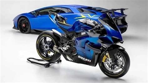 Ducati Superleggera con la decoración del 'Lambo' Aventador SVJ