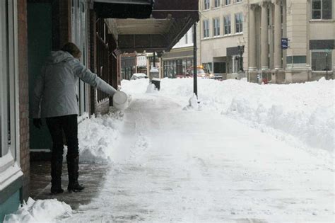 Snowstorm blasts northern Michigan communities - Manistee News Advocate