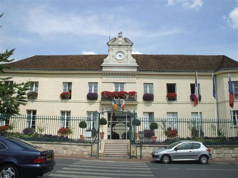 Pontoise Town Hall (Pontoise) | Structurae