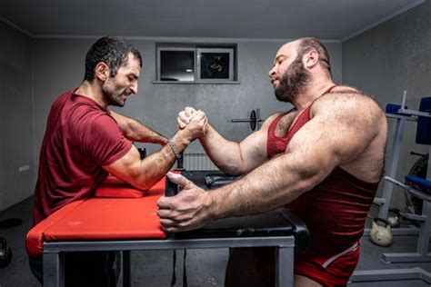 7 Ultra-Pro Tips On How To Win At Arm Wrestling – Gripzilla