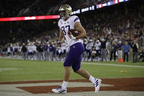 Washington Huskies TE Cade Otton named to watch list for 2020 John ...