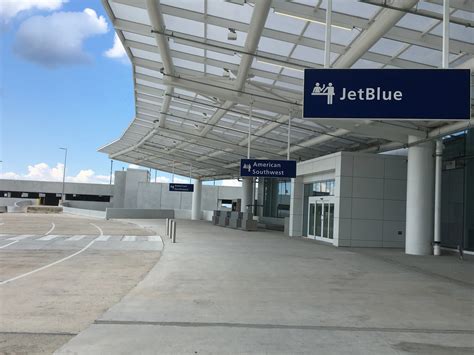 TPG tours New Orleans Airport’s new terminal as opening nears