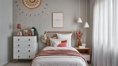 How to Style a Single Bed: Expert Tips & Images