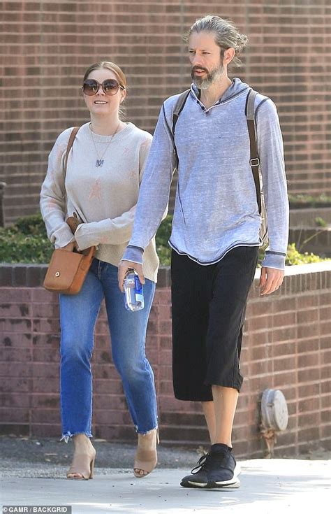 Amy Adams is casually stylish in sweater and jeans for outing with ...