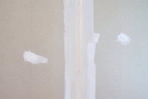 How to Repair Air Bubbles in Drywall Tape After Painting » House Trick