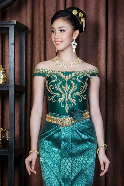 Khmer traditional wedding dress, | Traditional outfits, Traditional dresses, Bridesmaid dresses