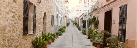 Alcudia Old Town Review, Majorca - Ancient Walls & Food | Free-Attraction-Reviews.com