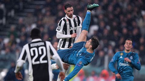 Watch: Ronaldo Stuns Juventus With Outrageous Bicycle Kick