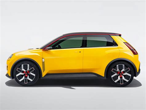 New Renault 5 electric car spotted testing: here's what we know so far | carwow