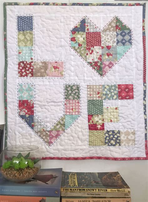 Mini Patchwork, Patchwork Quilt, Scrappy Quilts, Patchwork Clothes, Quilting Crafts, Quilting ...