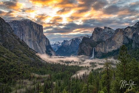 Sunrise at Tunnel View | Tunnel View, Yosemite National Park, California | Mickey Shannon ...