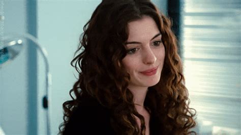 Anne Hathaway GIF - Find & Share on GIPHY