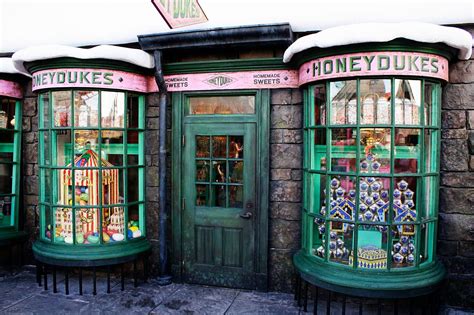 Honeydukes - Hogsmeade | Harry potter houses, Honeydukes, Harry potter