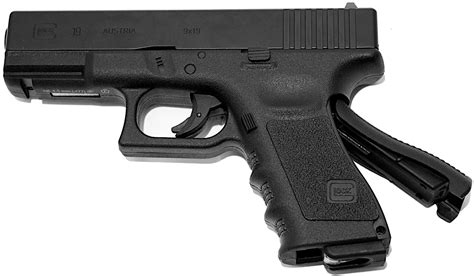 Umarex Glock 19 CO2 BB Pistol Table Top Review — Replica Airguns Blog ...