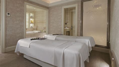 New Luxury Spa In Paris Offers Treatments With Gold, Champagne And ...