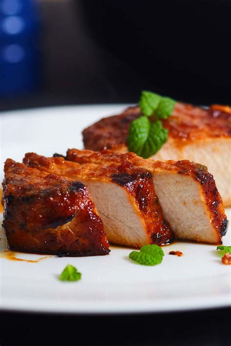 Oven Temp For Pork Chops (What Temperature to Bake Pork Chops) - IzzyCooking