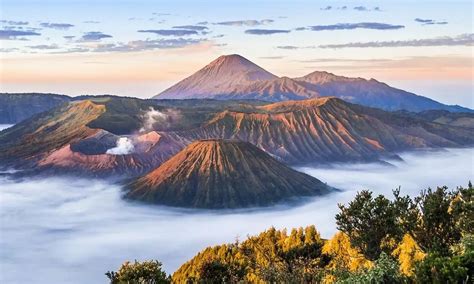 10 Gunung Terindah di Indonesia yang Wajib Kamu Daki! - Parboaboa