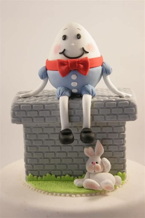 Humpty Dumpty | Humpty dumpty, Childrens birthday cakes, Novelty cakes