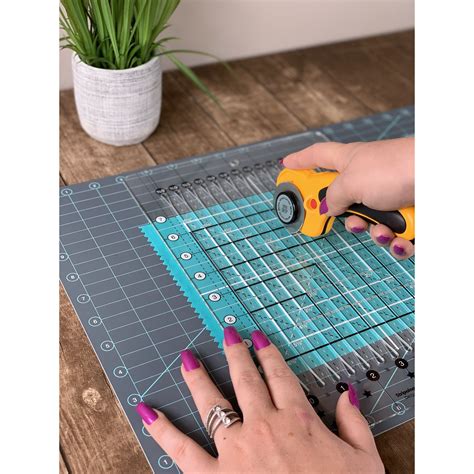 Cutting Tools :: Cutting Mats :: Creative Grids Cutting Mat 18" x 24"