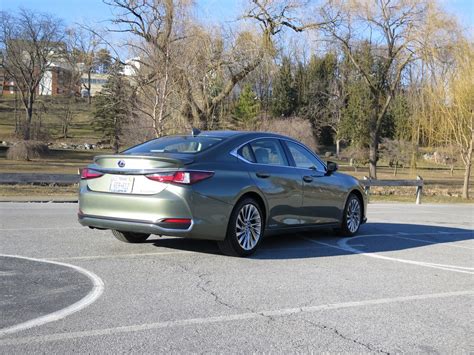 2019 Lexus ES Hybrid: 55 Exterior Photos | U.S. News