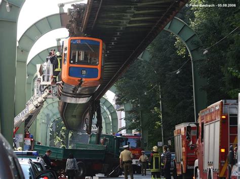 Wuppertal Schwebebahn Accident - akrisztina27