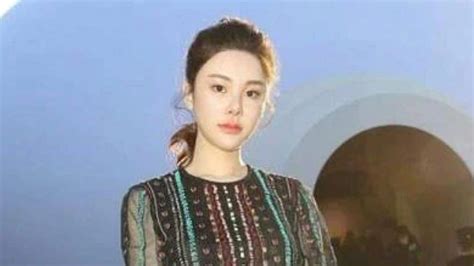 Who is Hong Kong model Abby Choi, her age, birthday, family, parents, husband name, net worth ...