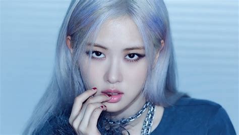 Get The Looks Of Rosé From BLACKPINK’s ‘Lovesick Girls’ - Discover ...