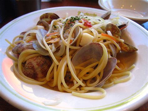 File:Spaghetti Vongole by ayustety in Ginza, Tokyo.jpg - Wikimedia Commons