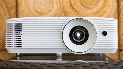 Eyes on with the Optoma HD28HDR projector - CNET