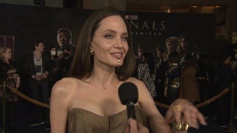 Angelina Jolie Interview 'Marvel' Eternals Premiere - YouTube