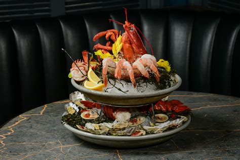 The Splashiest Seafood Spots In New York