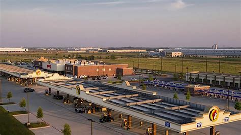 Florida's first Buc-ee's gas station hosts groundbreaking in...