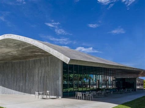 Florida Architecture School Wins U.S. Building of the Year | glassonweb.com