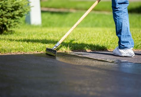 7 Tips for Preparing Your Driveway for Sealcoating - S&G Asphalt Services