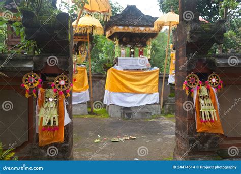 Hindu shrine in bali editorial stock image. Image of ancient - 24474514