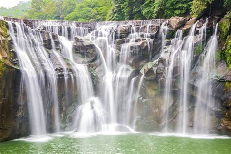 Shifen Waterfall – Discover Taiwan’s little Niagara Falls - Alexis ...