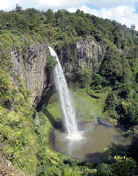 Plunge Waterfalls - Neatorama