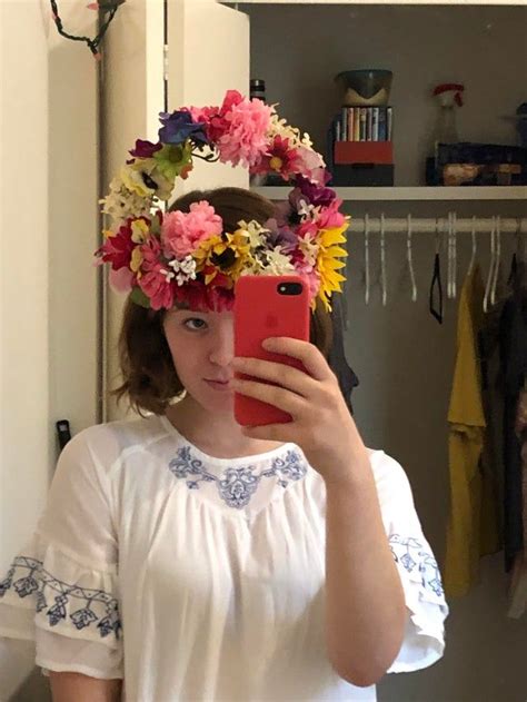 midsommar flower crown movie Midsommar zaren hallows - Hike the Clappers