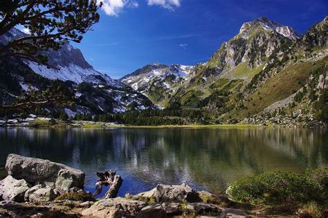 Étang de Laurenti (Ariège/Pyrénées) | Natural landmarks, Nature, Explore