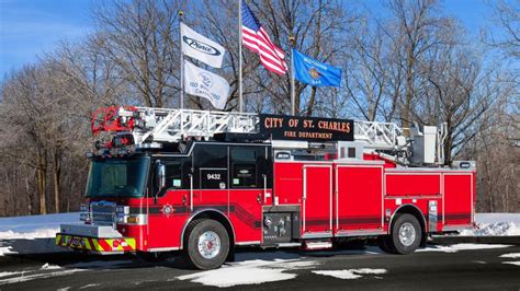 MO Firefighters Save Woman Clinging to Roots in Missouri River