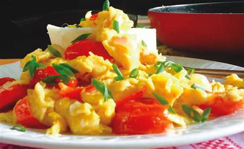 Tomato scrambled eggs with boiled yam - Punch Newspapers