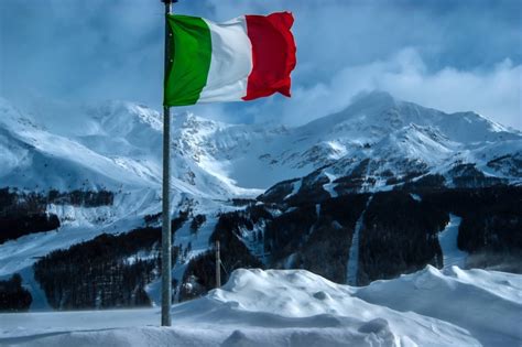 Le drapeau italien : origine et signification