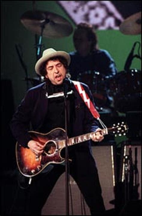 Bob Dylan, folk rock music legend - CBS News