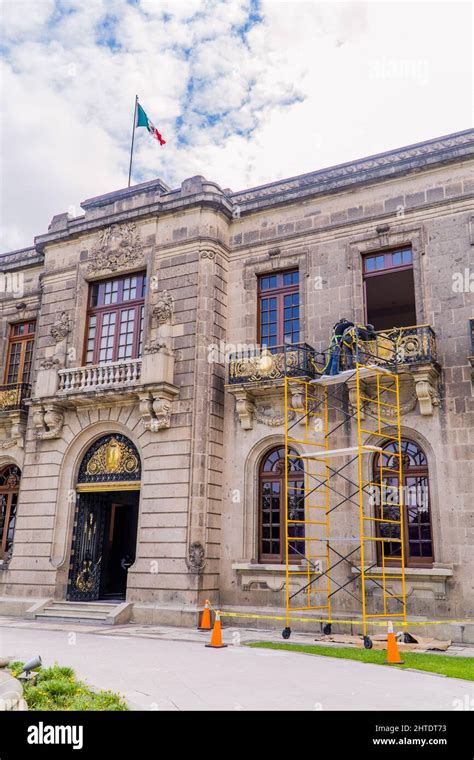 Vertical view of Chapultepec Castle - home of the National History Museum Stock Photo - Alamy